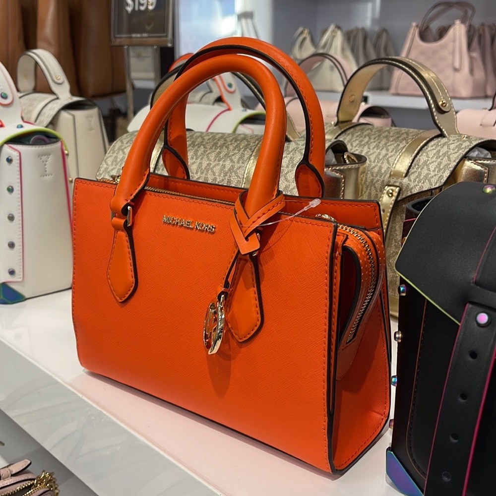 MICHAEL KORS SHEILA SMALL CENTER ZIP SATCHEL/CROSSBODY POPPY COLOR
NWT - Picture 2 of 16